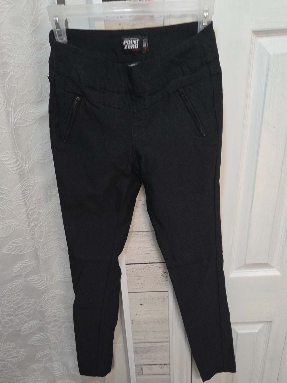 Point Zero Women's Black Skinny Zip-Pocket Jeans